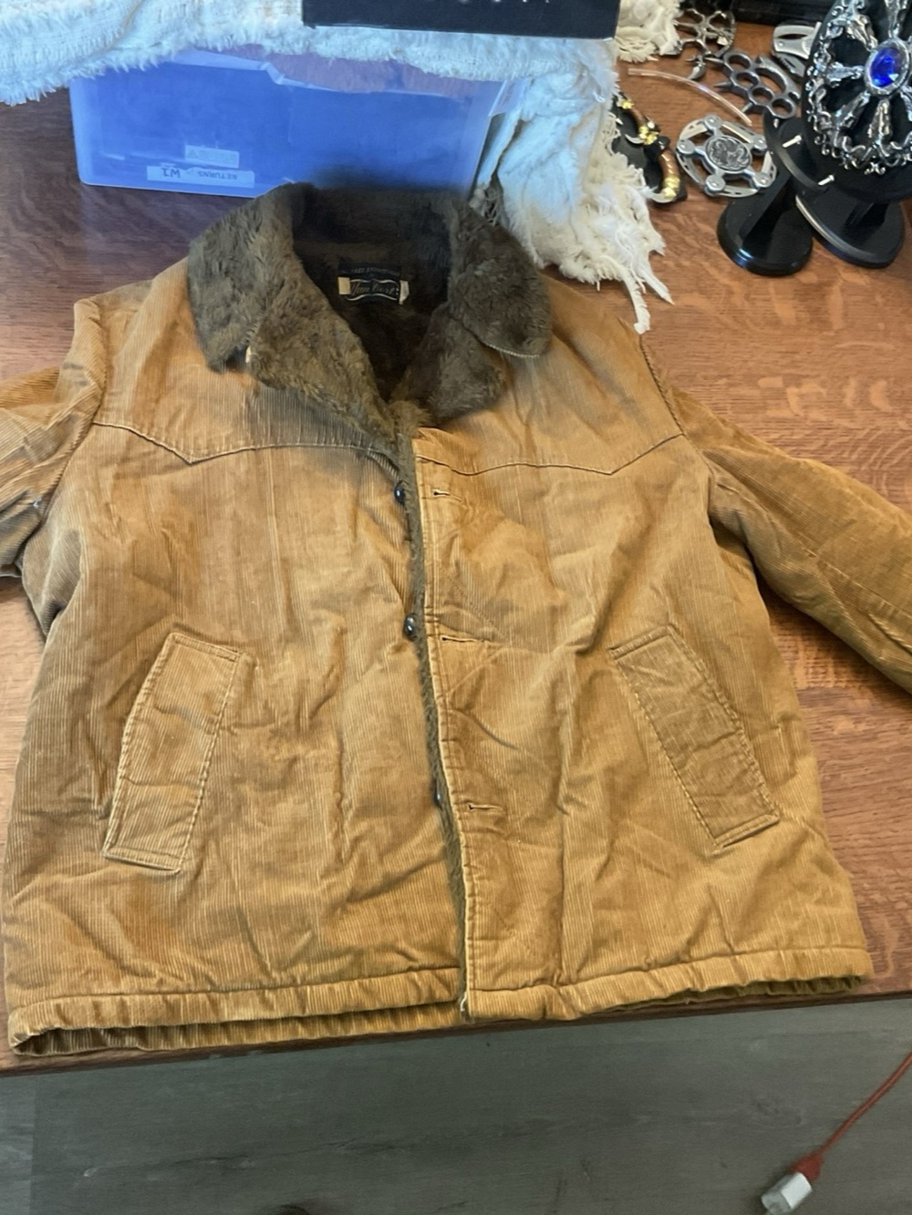 VINTAGE Van Cort Corduroy Sherpa Lined Jacket Mens  Warm Winter Coat